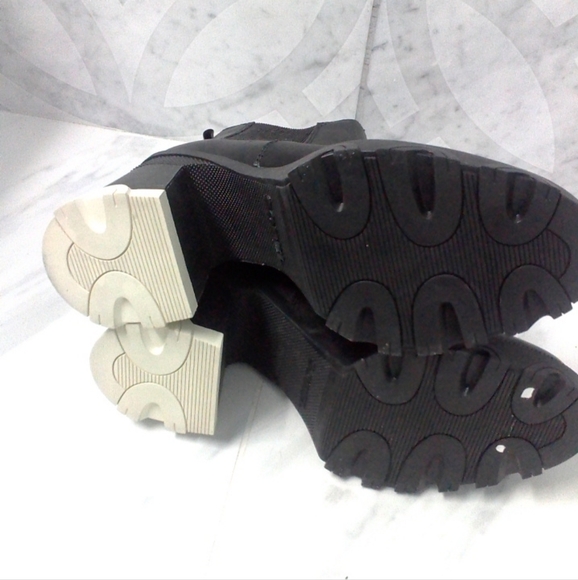 Sorel Brex Waterproof Platform Heeled Chelsea Boot in Black Size 9 - Picture 3 of 7